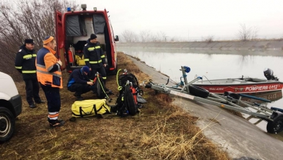 O tânără de 16 ani s-a aruncat în Bistriţa