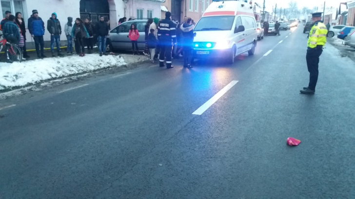 Realitatea de Sibiu: Două fetiţe, lovite de o maşină, pe DN14
