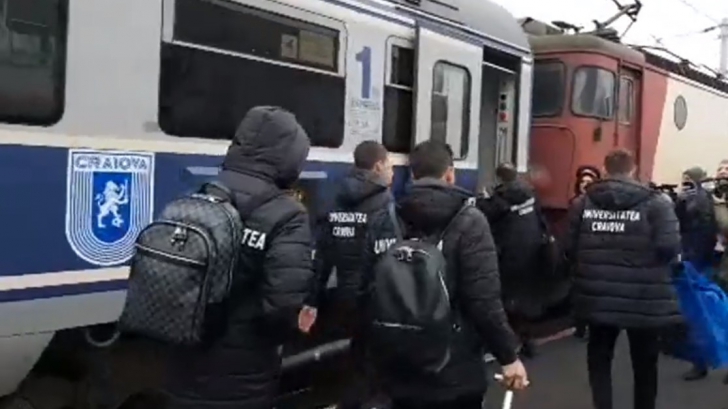 VIDEO | Universitatea Craiova, cu trenul la Bucureşti!