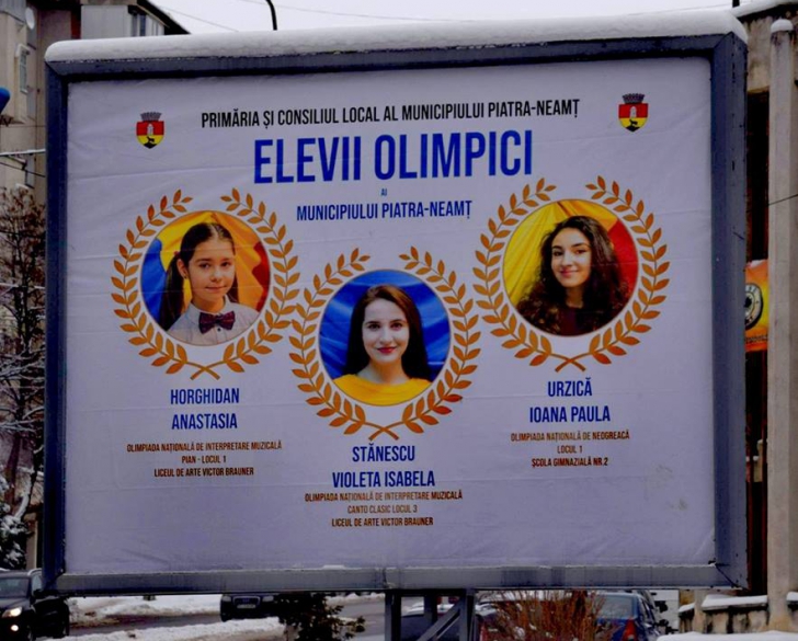 Neamţ: Primii cinci elevi olimpici, promovați pe panouri publicitare în Piatra-Neamț