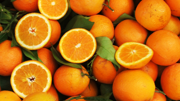 Medicii trag un semnal de alarmă: Nu mai mâncaţi portocale dacă suferiţi de această boală!