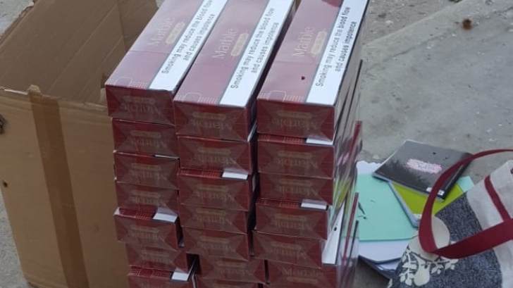 145 de baxuri de ţigări confiscate dintr-un TIR răsturat, furate din depozitul Vămii Slatina