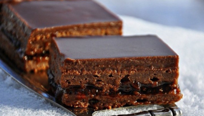 Prăjitură fabuloasă din numai două ingrediente. Rețeta pe care puțini o știu 