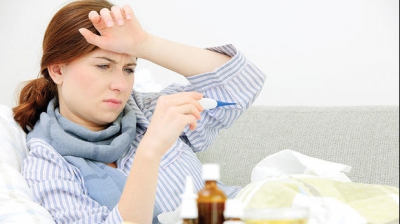 Când și cât e cazul să stai acasă dacă ai răcit sau suferi de gripă