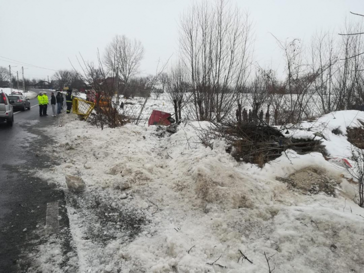 Microbuz cu pasaageri, accident cumplit în Bacău: un mort, 5 răniți