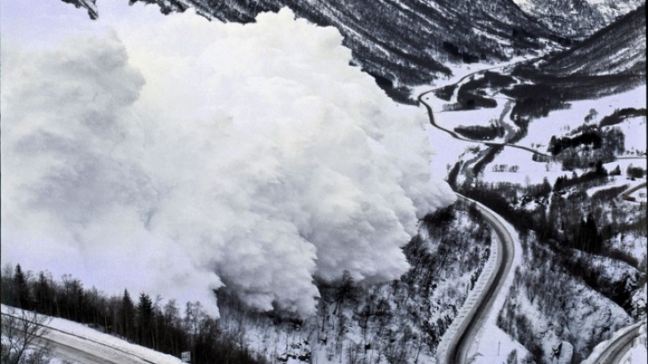 VIDEO Avalanșă impresionantă, filmată în Alpii elvețieni