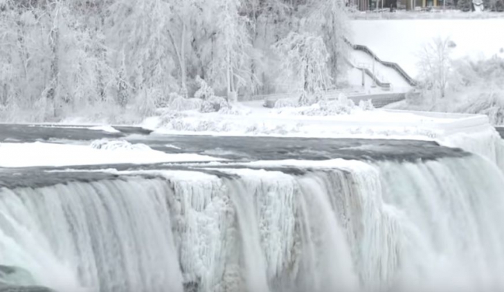 Cascada Niagara a înghețat! Imagini de poveste 