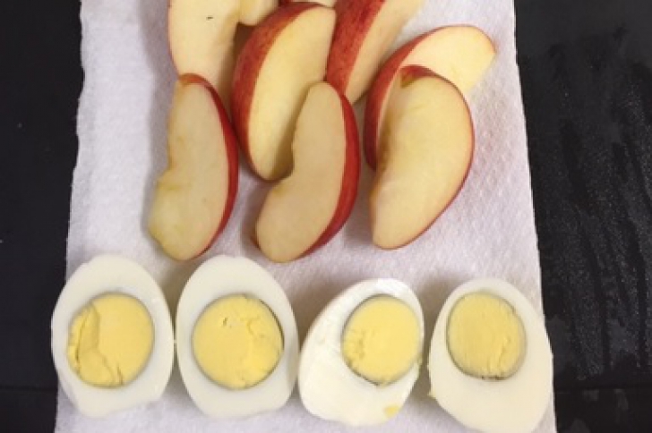 Dieta cu mere și ouă te slăbește într-un ritm accelerat