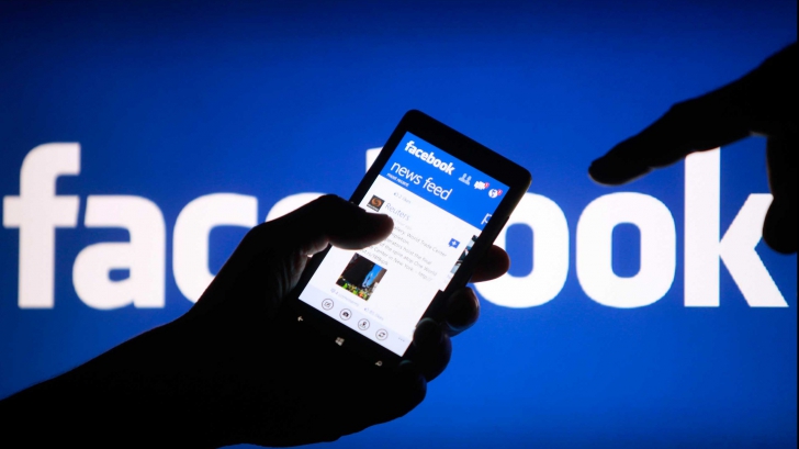 Facebook te... vede! Ce spun utilizatorii despre ceea ce face site-ul de socializare 