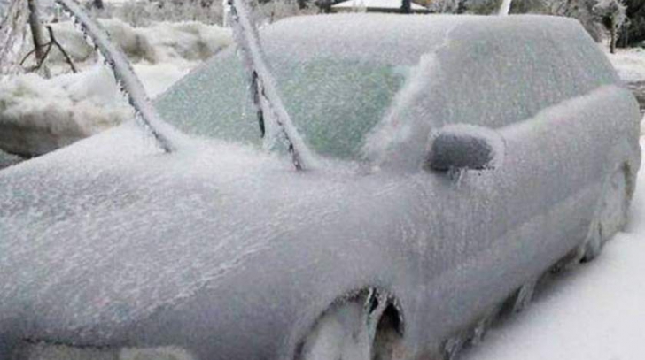 Cum dezgheţi rapid parbrizul maşinii, după fenomenul de freezing rain