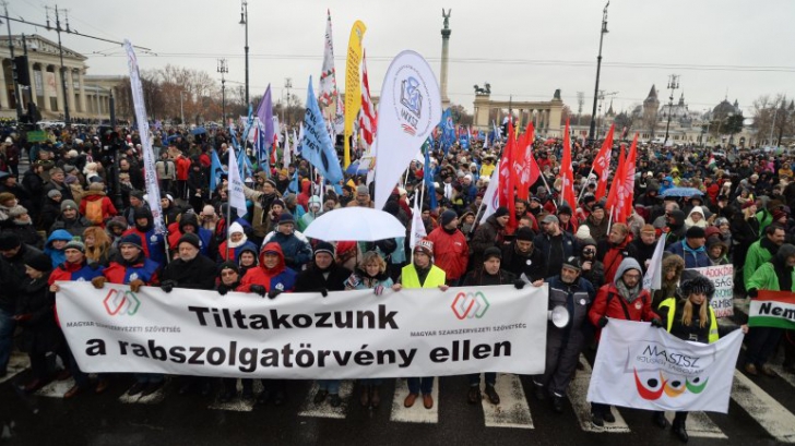 Proteste fără sfârșit. Mii de unguri, din nou în stradă, în ger, împotriva lui Viktor Orban