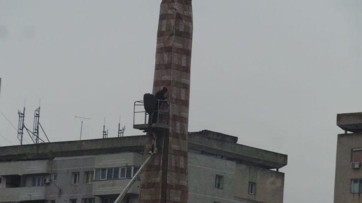 Focșani: Aleșii locali, supărați pe „mușamaua” cu care a fost acoperit simbolul Unirii