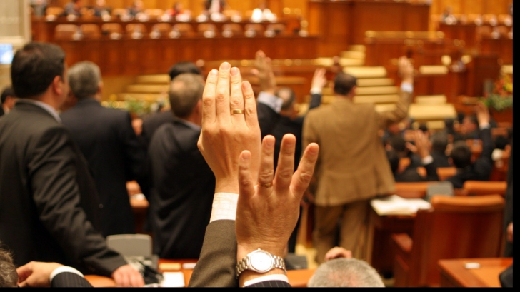 Ordonanţa "lăcomiei" revine în Parlament, PSD mimează dialogul