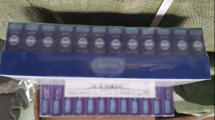 La un pas de dezastru. Mii de prezervative contrafăcute intrau pe piața din România 