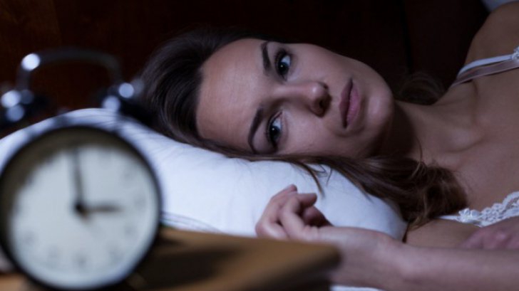 Ce se întâmplă când tresari în somn?