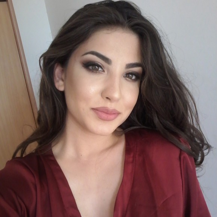 Ştefania, fiica lui Mădălin Ionescu, are 20 ani şi e o bombă sexy