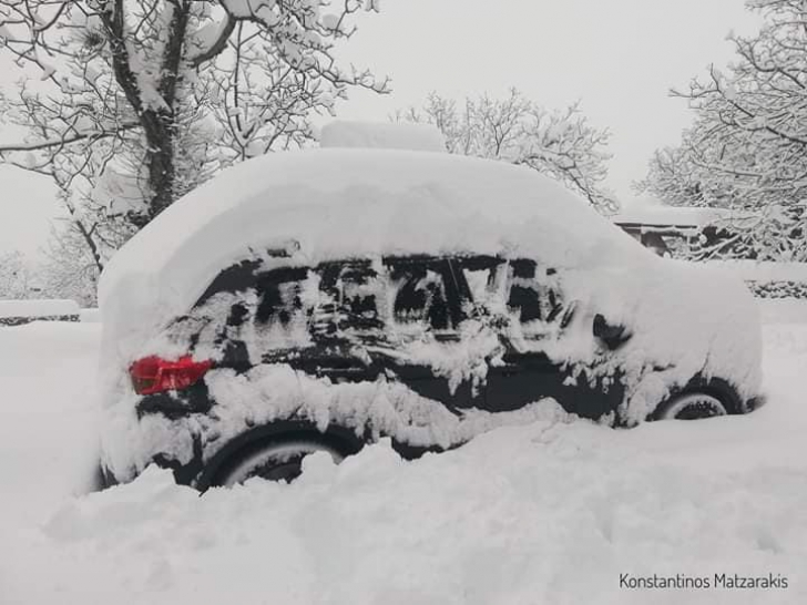 Căderi masive de zăpadă în Grecia. Școli și drumuri închise 