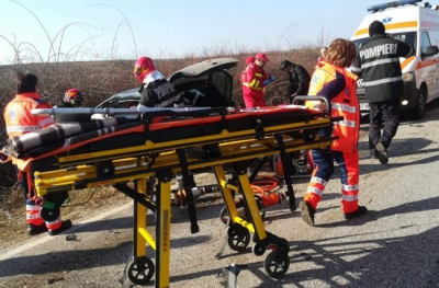 Accident înfiorător la Arad: 3 victime, după un impact violent