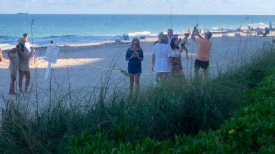 GALERIE FOTO Apariție misterioasă pe o plajă din Florida