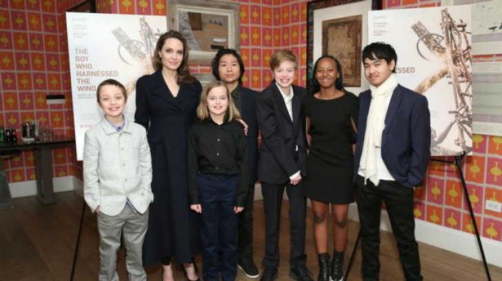 Angelina Jolie, fotografie extrem de rară alături de cei 6 copii 