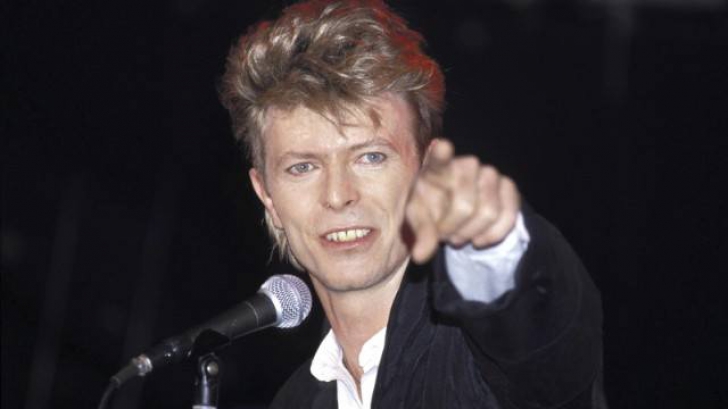 David Bowie a sedus două fete și a vrut să facă sex cu ele pe melodia "Let’s Dance"