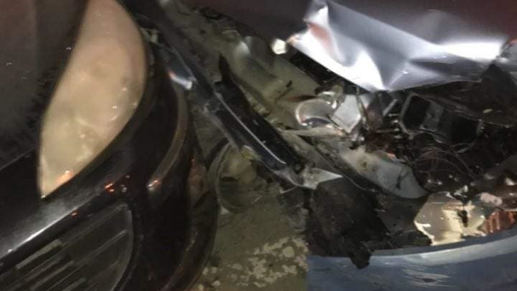 Cinci autoturisme au fost avariate de un șofer din Bistrița. Acesta a refuzat testarea cu fiola