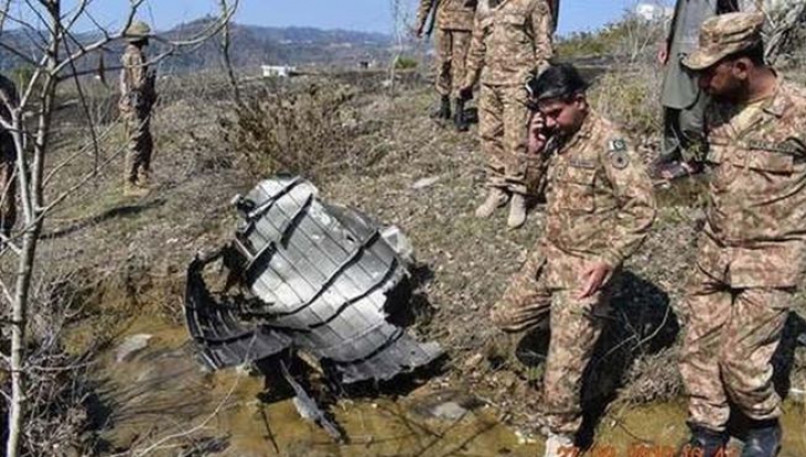 Rămășițele avionului doborât de Pakistan