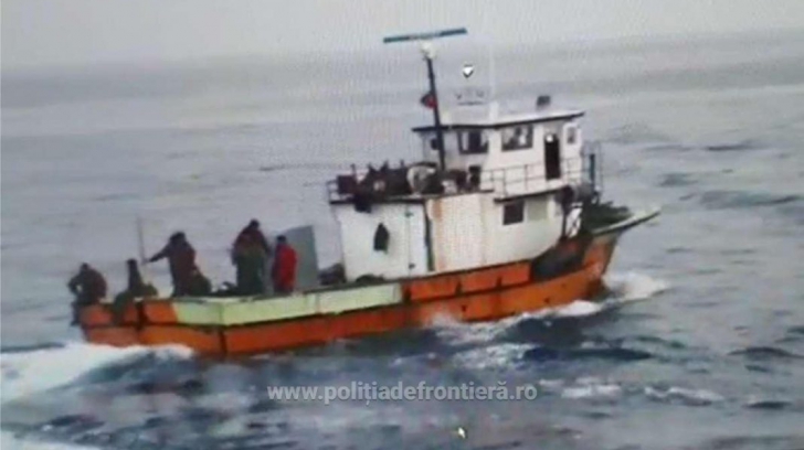 Un pescador turcesc care bracona în Marea Neagră, mitraliat de o navă a Poliţiei de Frontieră