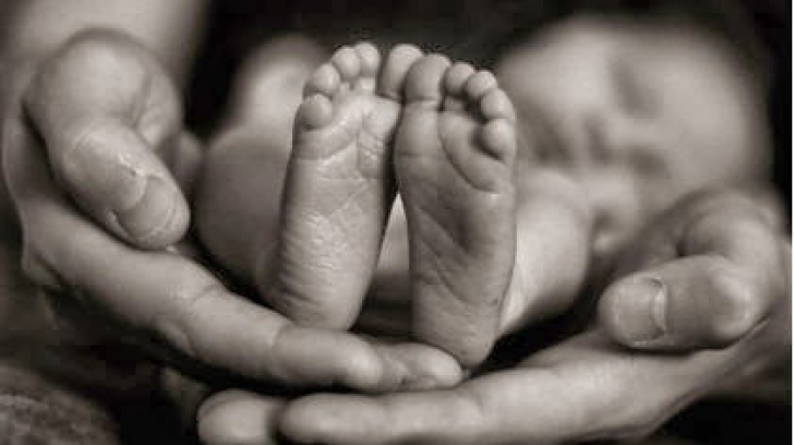 O fetiţă de 4 luni a murit pe holul medicului de familie, în timp ce aştepta pentru consultaţie