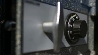 Jaf în Argeş: Au furat un seif cu 260.000 lei