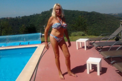 A cheltuit o avere pentru a arăta "perfect". AŞA este azi. Cum arăta &Icirc;NAINTE? Te trec fiorii...