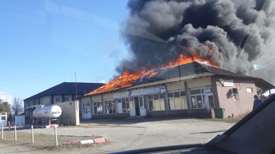 Incendiu fabrica termopane - județul Argeș