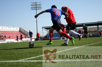 Adrian Ilie inscrie din pasa lui Nicolae Dica. Foto: Cristian Otopeanu