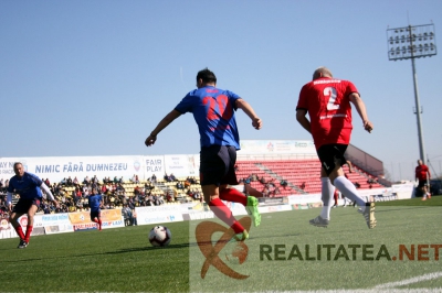 Adrian Ilie inscrie din pasa lui Nicolae Dica. Foto: Cristian Otopeanu