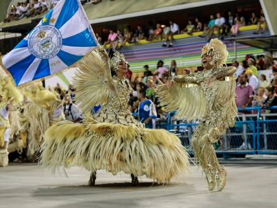 Carnavalul de la Rio: explozie de costume, dansuri și fete sexy - FOTO