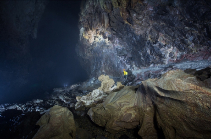 A găsit cea mai mare peşteră din lume, iar acolo se ascundea o lume magică