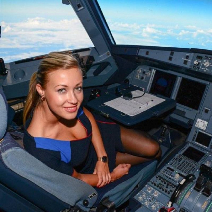 Ținute sexy în avion