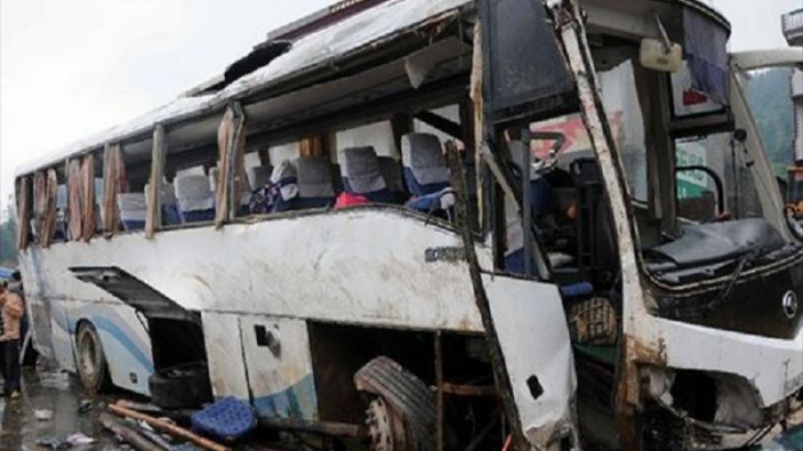 China: 26 de morţi în incendiul unui autocar