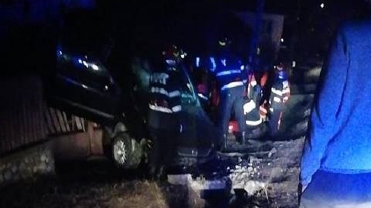 Accident groaznic în Argeş: Patru tineri au ajuns la spital în stare gravă