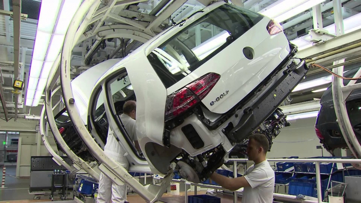 Angajații Volkswagen se revoltă împotriva noii uzine planificate în Estul Europei