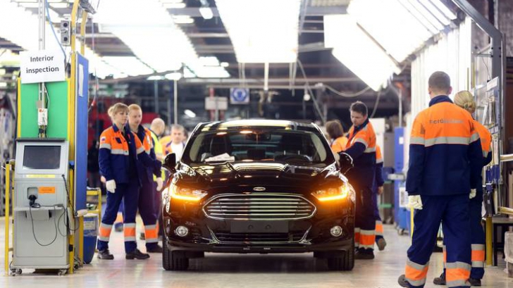 Criza auto. Ford ar putea închide două fabrici din Rusia. România, momentan nu este afectată