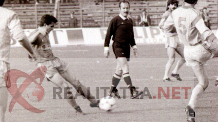 Imagine publicata in premiera: Hagi in actiune, in Steaua - Galatasaray 4-0 (1989). Arhiva: Cristian Otopeanu