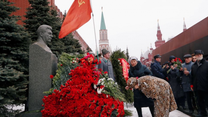 Momentul în care un activist rus întrerupe ”glorificarea” lui Stalin: ”Arzi în iad, ucigașule!”
