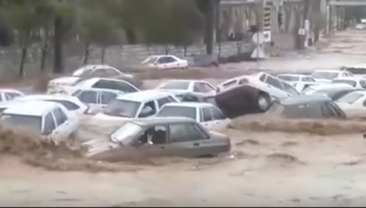 Inundatii cumplite în IRAN
