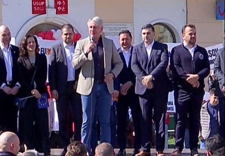 Dragnea n-a venit la alegerile din PSD Braşov, şi-a trimis portavocile Teodorovici şi Ştefănescu   