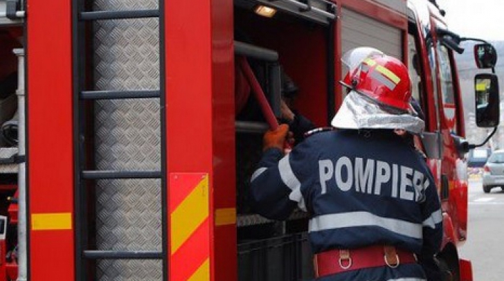 Incendiu într-un bloc din Timișoara: zeci de oameni au fost evacuați