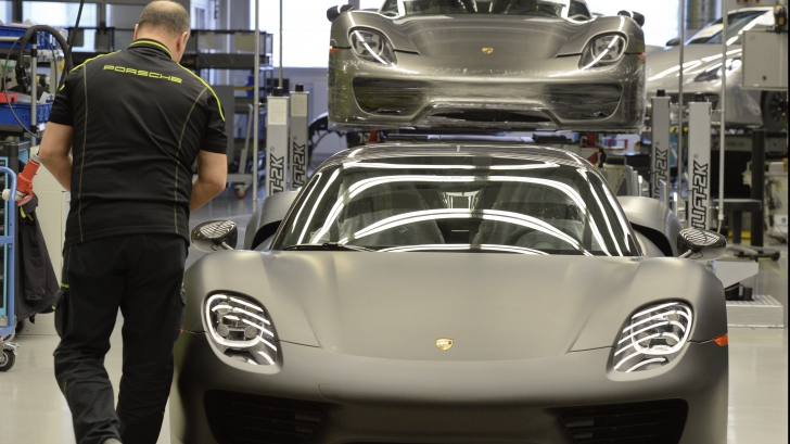 Prime fabuloase pentru angajații Porsche din Germania