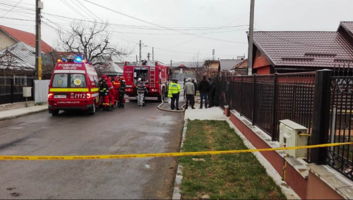 Crimă şocantă la Neamţ: Și-a ucis copilul și mama soacră după care a dat foc la casă