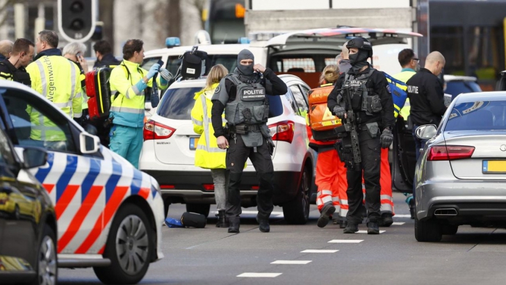 Atac armat în Utrecht, Olanda: 3 morți, mai mulți răniți.  Atacatorul a fost arestat