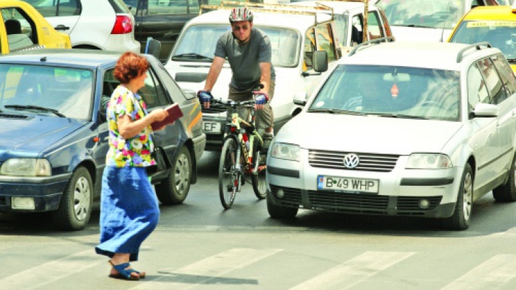 Românii iubesc mașina, mai mult decât bicicleta sau transportul în comun
